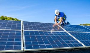Installation et mise en production des panneaux solaires photovoltaïques à Gelos